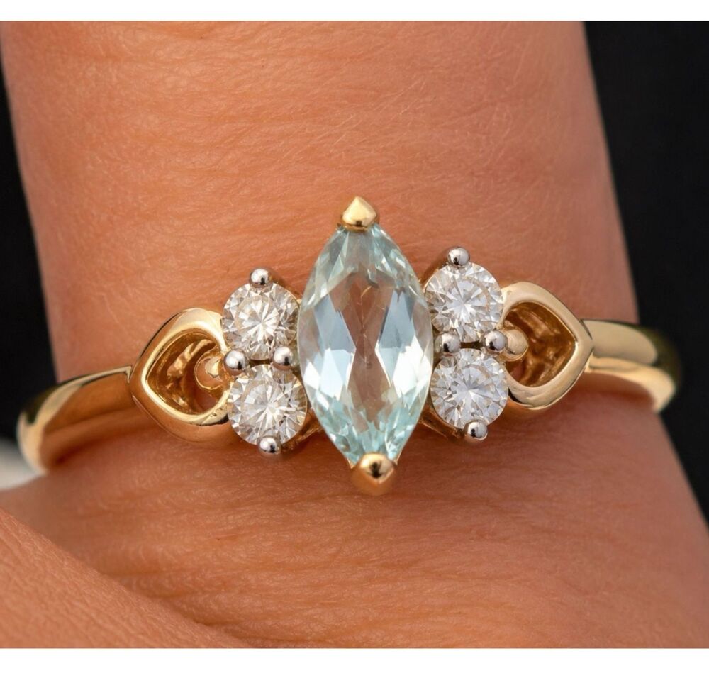 Vintage 1970s Ring Size 9 Genuine Blue Topaz CZ Marquise Gold Plated Band - 14Y